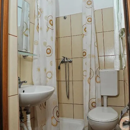 Guest house Pensiunea Elmo *